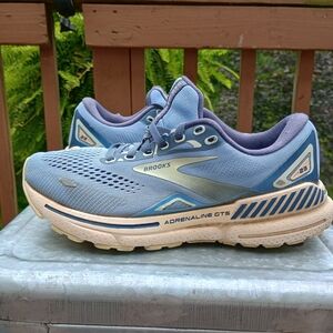 Brooks Adrenaline GTS WMNS Sz 7 Pre Owned 100% Authentic No Box